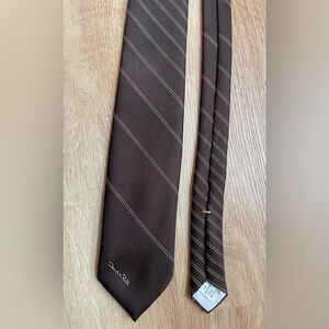 2/$30 Oscar de la Renta men’s vintage tie brown stripes logo